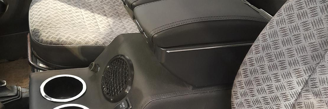 defender second row air con